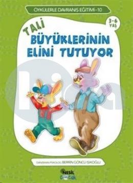 Tali Büyüklerinin Elini Tutuyor